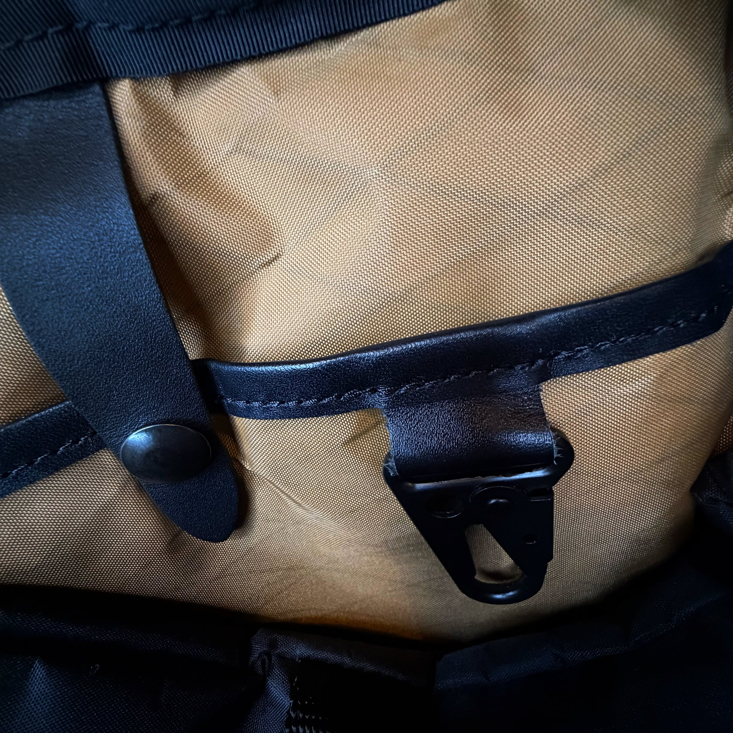 Defender DayTripper / INVERTED Black Dyneema® x Coyote X-Pac™ Lining / Last 1 - Image 11
