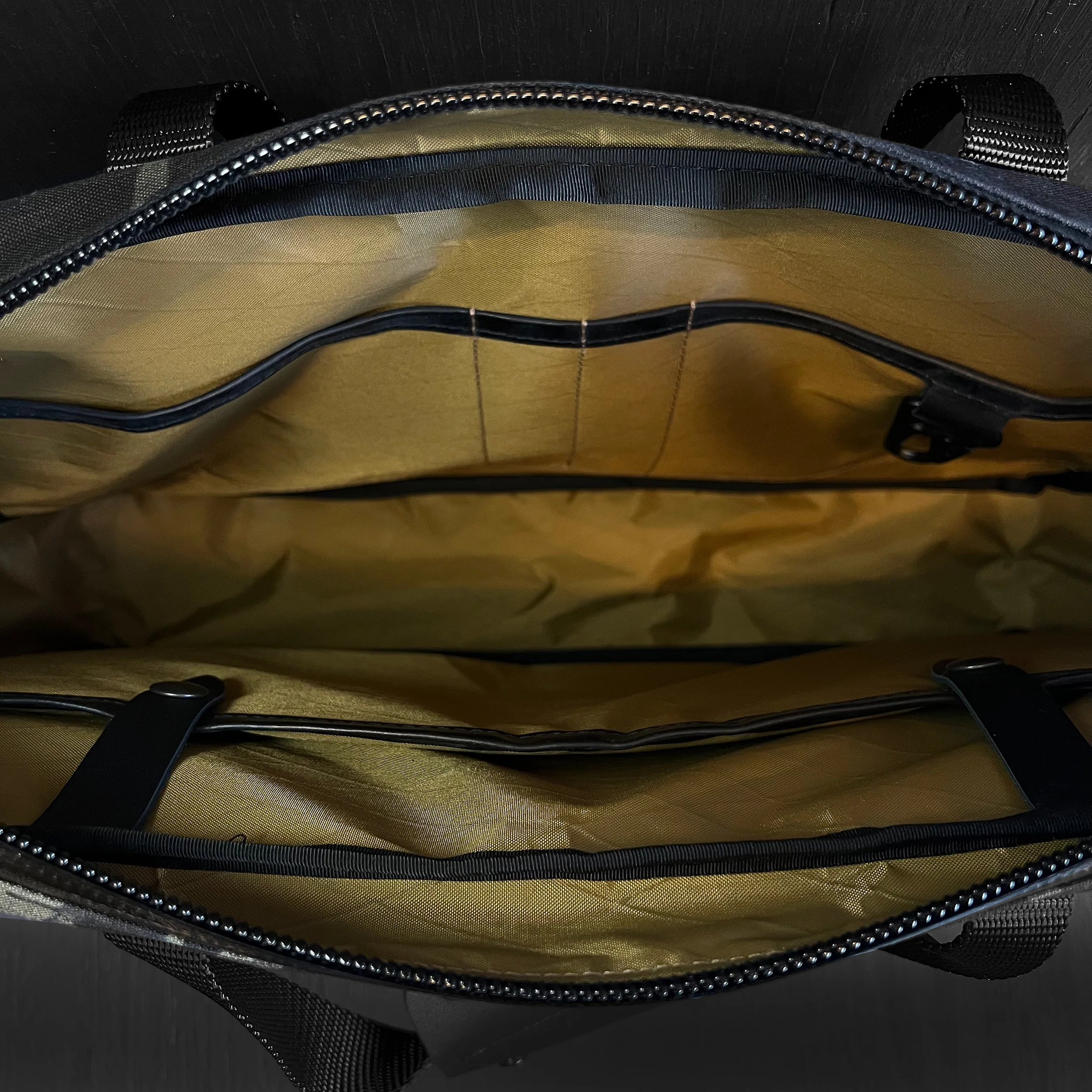 Defender Rogue Camo MultiCam Black™ CORDURA® x Coyote X-Pac™ - Image 2