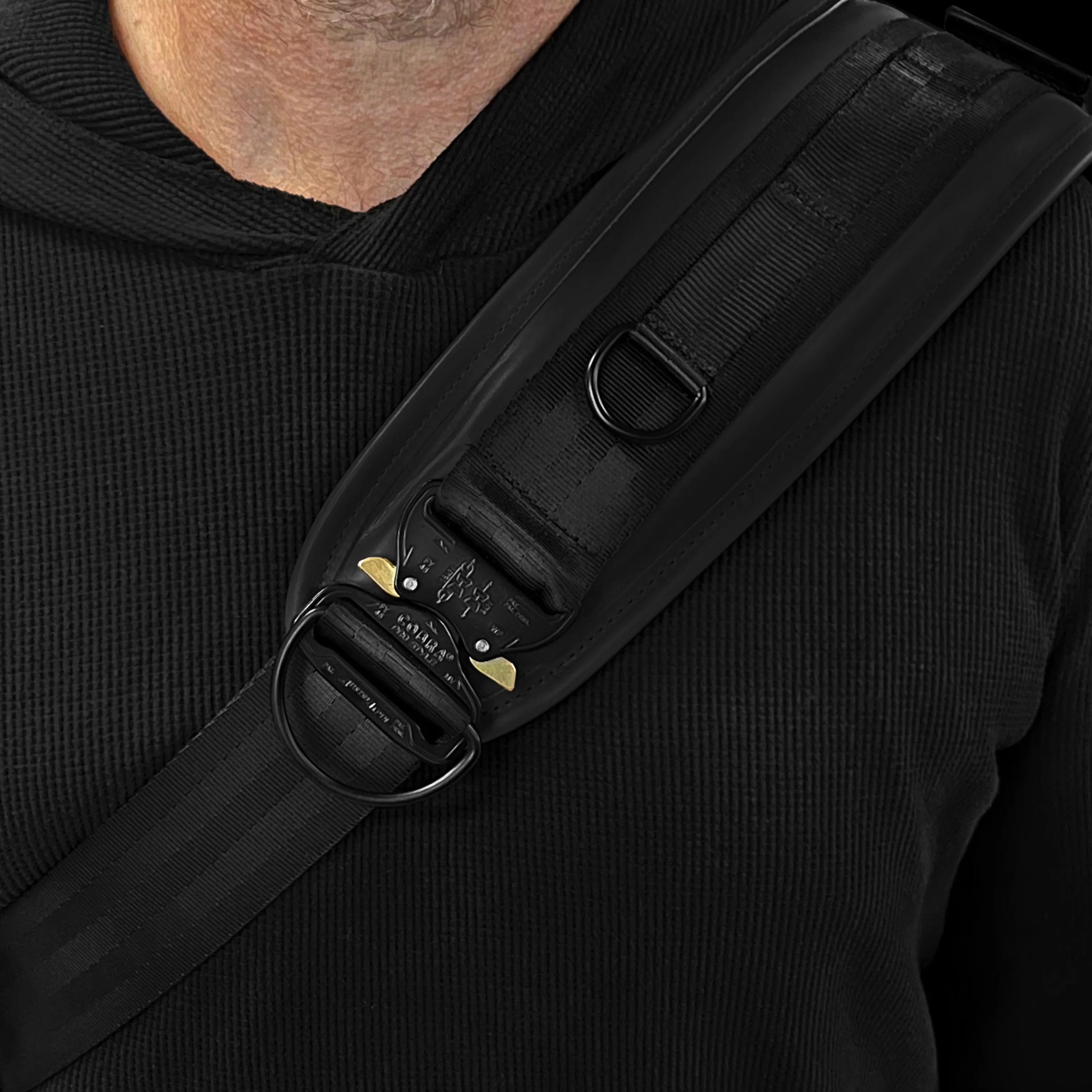 The Ultimate Horween Leather Strap x Closed-Cell Foam Padding x AustriAlpin® Cobra Buckle - Image 10