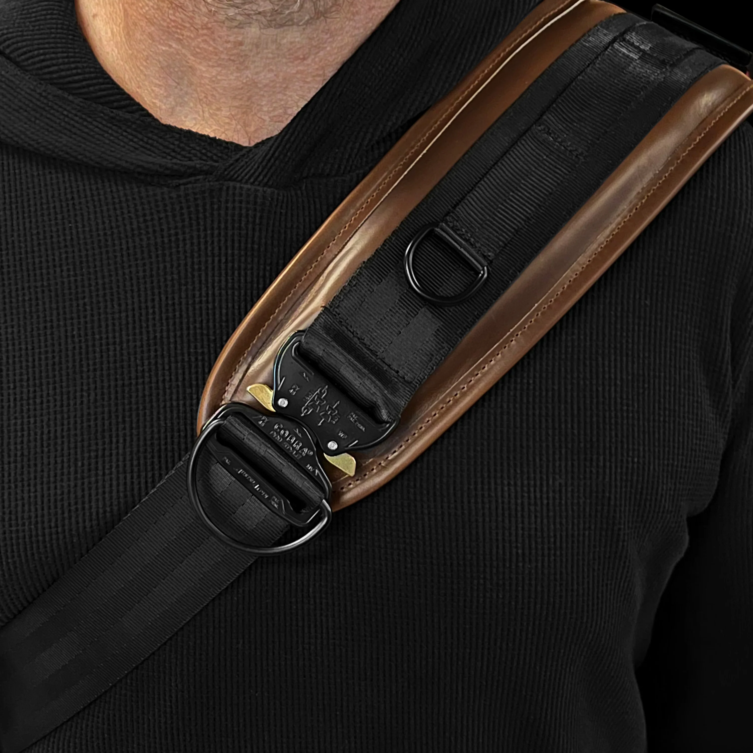 The Ultimate Horween Leather Strap x Closed-Cell Foam Padding x AustriAlpin® Cobra Buckle - Image 8